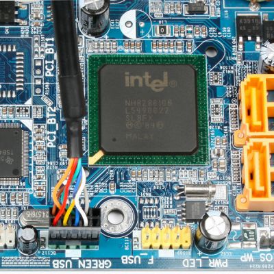 CRI-X6 interní USB 2.0 čtečka